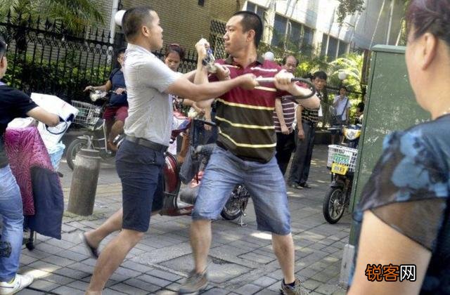 为什么打仗的时候都是两军互射？直接把导弹都打到对方国家的平民地区不是更有威慑力吗？