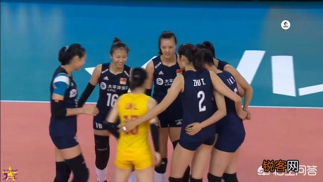 中美江门女排大战次局,中国22:25又输了,场上发生了什么变化？您怎么看？