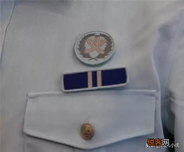 部队士官转文职好还是继续留队好？
