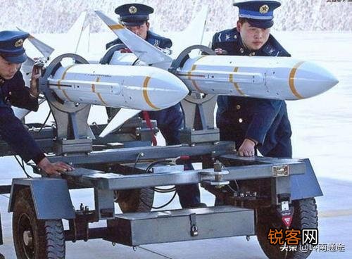 在部队里转士官好转吗？有些什么要求？