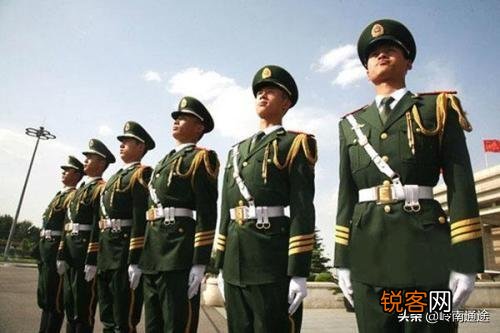 在部队里转士官好转吗？有些什么要求？