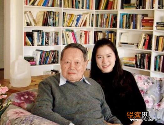 当年28岁嫁给82岁科学家的她,15年过去了,如今过得怎样?