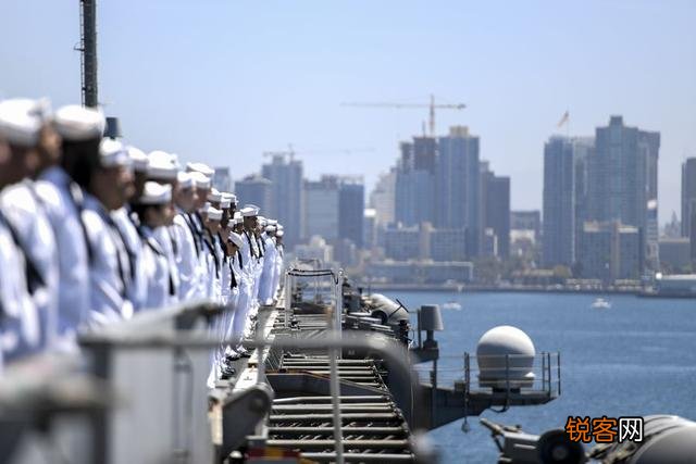 单日死亡4246人！美国疫情看不到拐点,下令全球美军准备随时开战,如何评价？