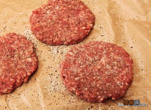 麦当劳猪柳蛋汉堡怎么做的？