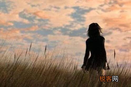 再婚日期即将到来,前妻找上门哭哭谛谛要复婚,我该怎么办？
