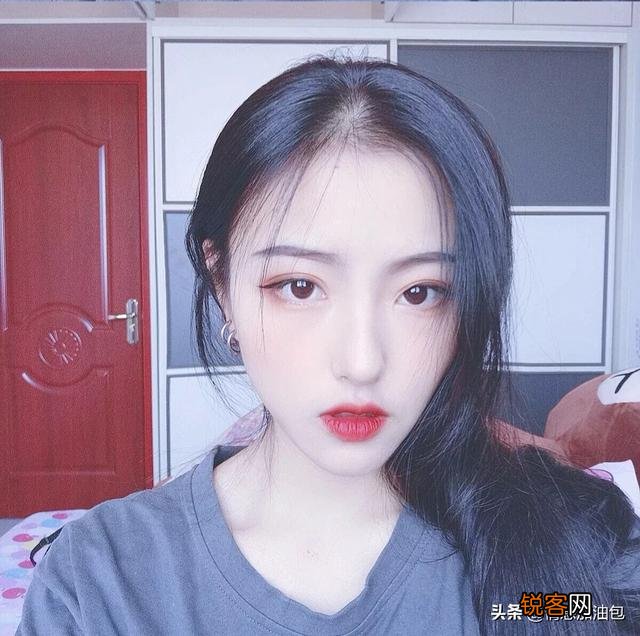 我感觉自己失恋走不出来,只有新欢才能忘记旧爱,也怕自己忘不了,又迫切的想开始下一段,我是怎么了？