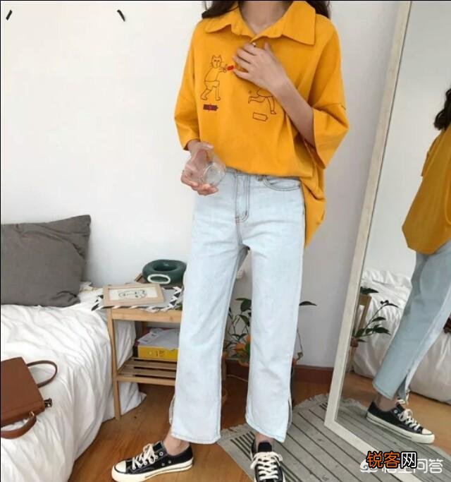 17岁的高中女生,长相清秀,齐肩发,适合什么样的穿搭？