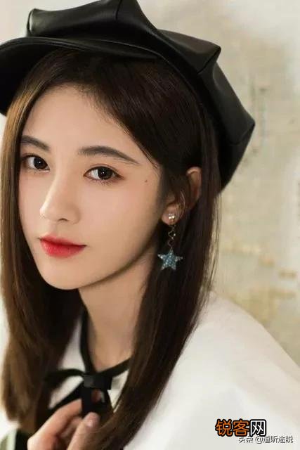 浅川梨奈17岁成千年一遇,用时间形容美女,几年一个尴尬不?