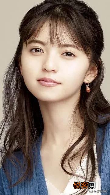 浅川梨奈17岁成千年一遇,用时间形容美女,几年一个尴尬不?