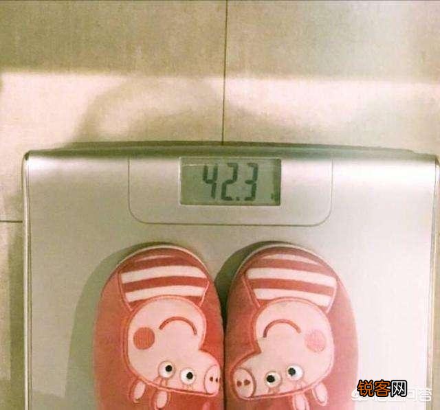 17岁高一女孩肚大如孕,去医院查出肝腹水!母亲痛哭:全都怪我啊!母亲做了什么?
