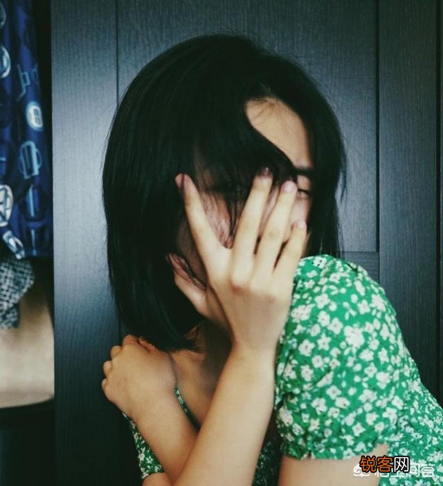17岁的张子枫有哪些穿搭值得借鉴？