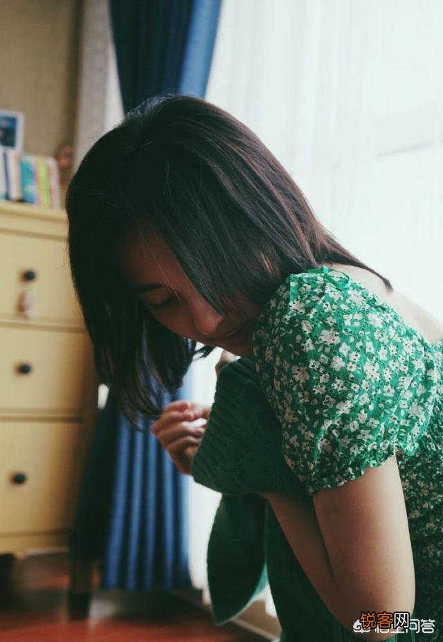 17岁的张子枫有哪些穿搭值得借鉴？