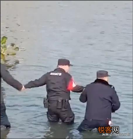 17岁女孩在几十人围观下自杀溺亡,怎么没人关心她自杀的原因？