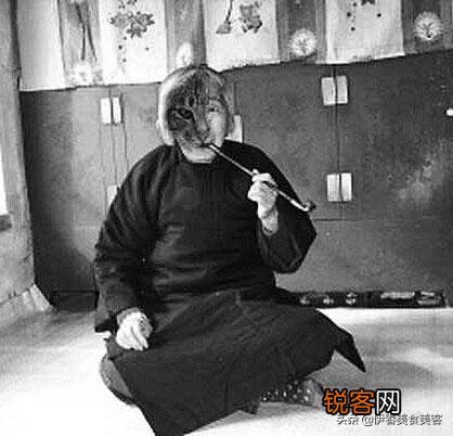 亲爱的陌生人,你们小时候有听过哪些恐怖的故事吗？能否分享？