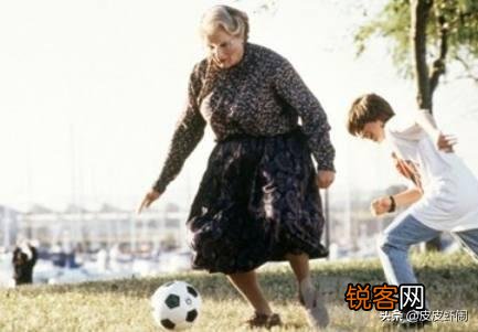 90年代的欧美喜剧电影里,你最喜欢哪几部？