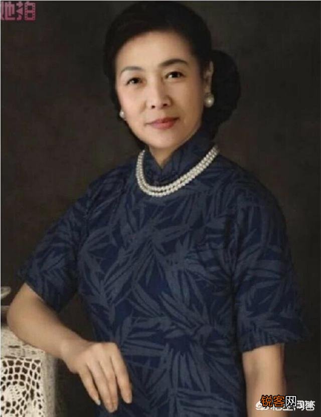 上联：花容月貌,莫若徐娘半老,下联怎么对？