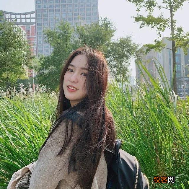 一个离了婚的半老徐娘总在头条上发照片是什么心态啊？