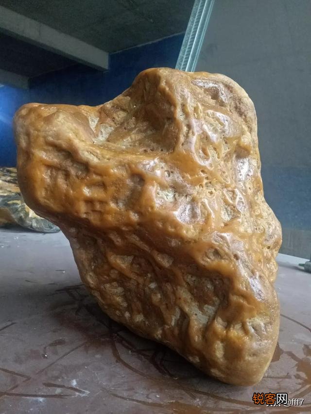 奇石价格从几十元几百元到几十万几百万元不等,您最高购买过多少钱一方的奇石,秀下？