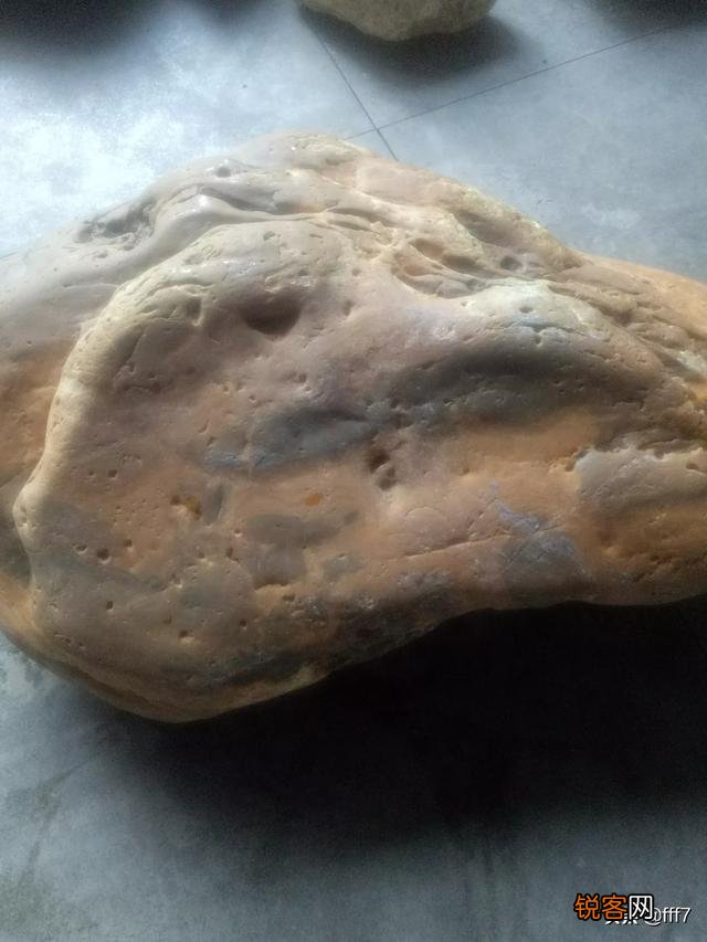 奇石价格从几十元几百元到几十万几百万元不等,您最高购买过多少钱一方的奇石,秀下？