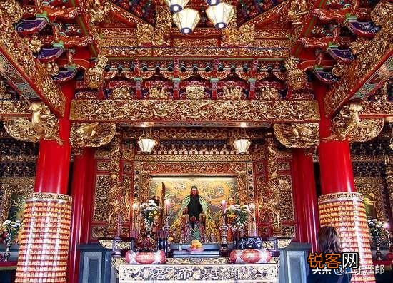 武神关羽为何眯着眼,而睁眼后就会杀人？