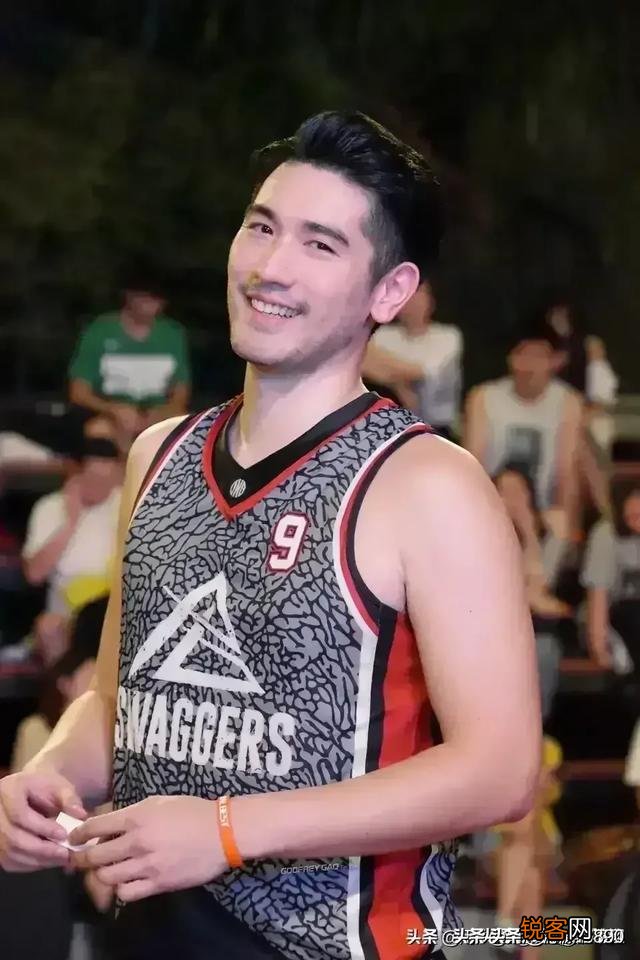 你觉得娱乐圈眼睛最好看的明星是谁？