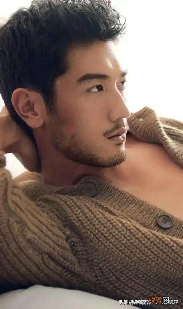你觉得娱乐圈眼睛最好看的明星是谁？