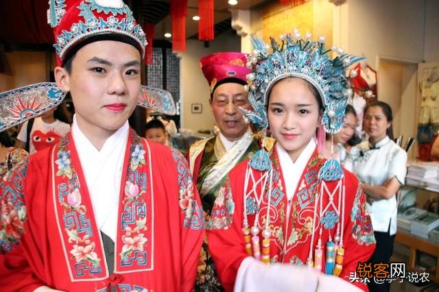 有句老话叫做：“四十不娶妻,五十不置衣。”这是什么意思呢？