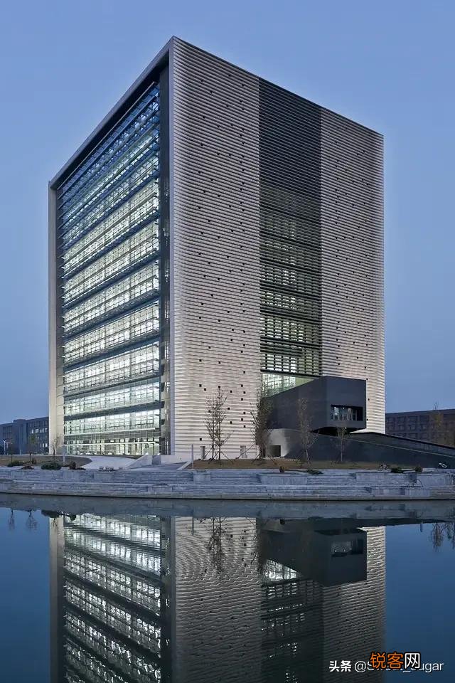 同济大学浙江学院和东南大学成贤学院哪个比较好？师资、学风之类的？