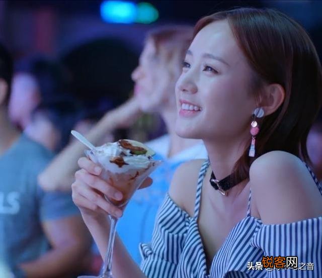 《爱我就别想太多》不在乎钱的夏可可,为什么会做出拜金行为？
