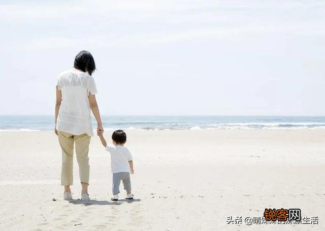 老婆出去工作好还是在家带孩子好？