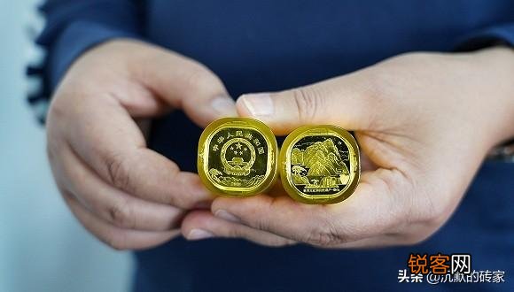 泰山币拿到手了,排队时就有人四百一卷直收,真值这个价吗？