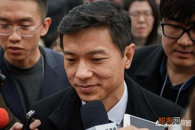 热议李彦宏之余,请谈谈宣称发明钾钠钾分子与晶体劈开单光子的潘建伟是如何成为院士？