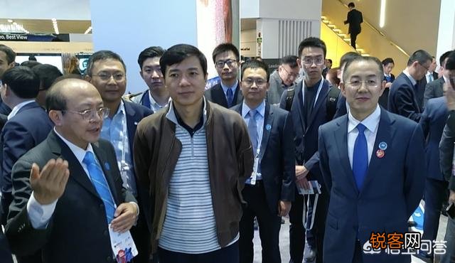李彦宏低调亮相MWC,参观中兴展台是不是双方要在AI语音合作了？