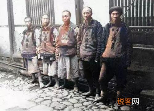 清朝军队的军人级别是怎么分的？