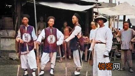 清朝军队的军人级别是怎么分的？