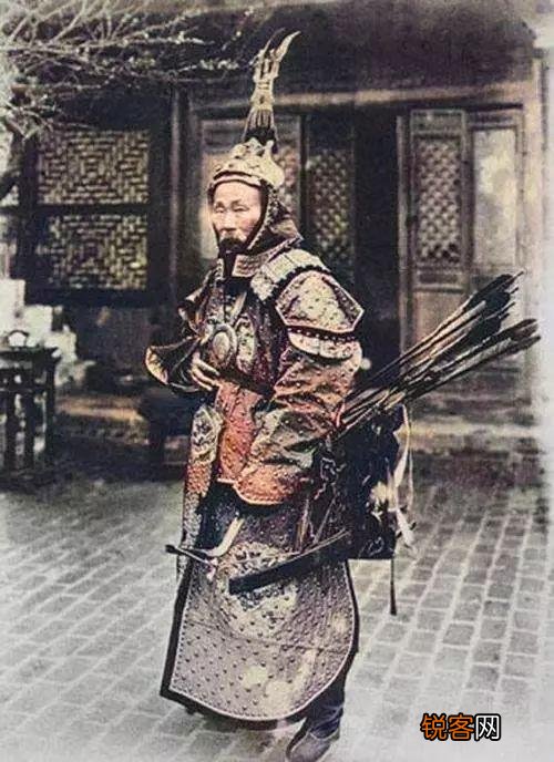 清朝军队的军人级别是怎么分的？