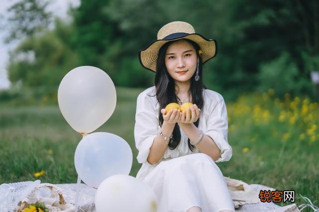 老公工资5000,我一套化妆品就3500,该离婚吗？