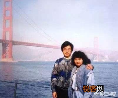 马化腾跟自己的老婆是在QQ上认识的吗？