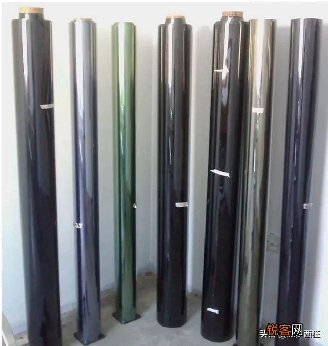现代瑞纳2020新款玻璃带色用贴太阳膜吗？