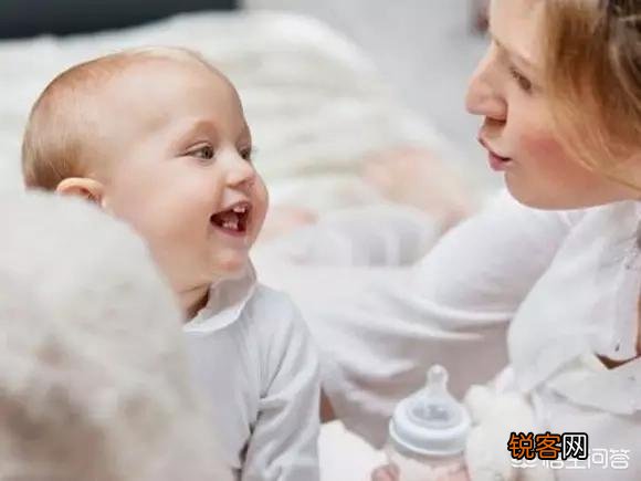 宝宝最好吃几个月母乳？母乳一直很少了,到底怎样喂养科学些？