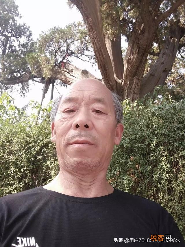 为什么有些神话里女娲很少被人类供养朝拜,是因为一些神话中干预人类,使人类没有人皇的原因嘛？