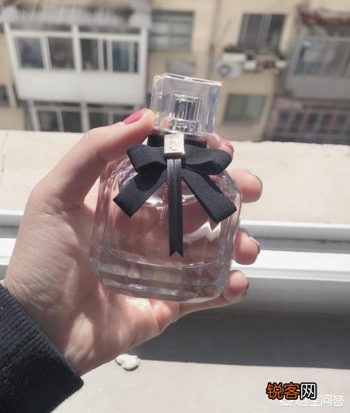 你用的第一款香水,是什么牌子的？敢不敢晒出来？