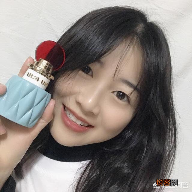 你用的第一款香水,是什么牌子的？敢不敢晒出来？