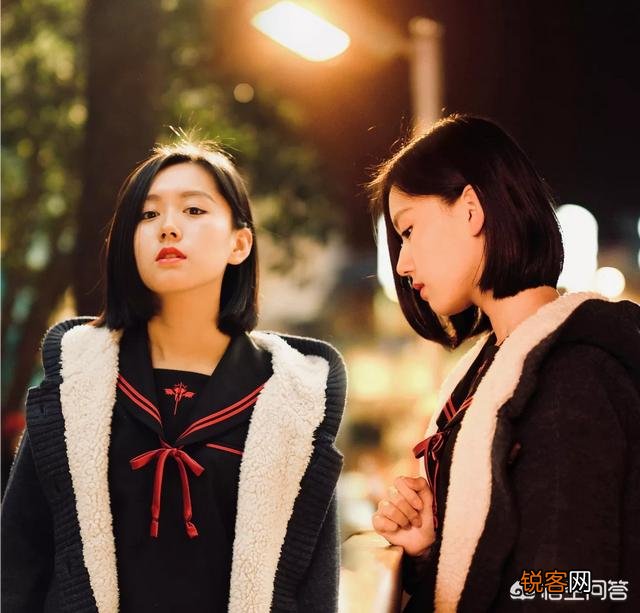 如何让两张图片变一张？用什么软件好？
