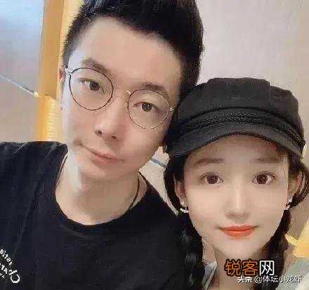 丈夫举报95后校花妻子婚内出轨70后绿地高管,到底怎么回事？