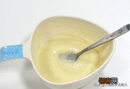 满六个月宝宝刚添加辅食,宝宝营养辅食如何添加？怎样预防便秘？