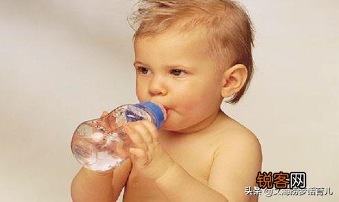 满六个月宝宝刚添加辅食,宝宝营养辅食如何添加？怎样预防便秘？