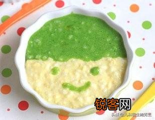 我的宝宝六个月了,该给她吃什么辅食呢?
