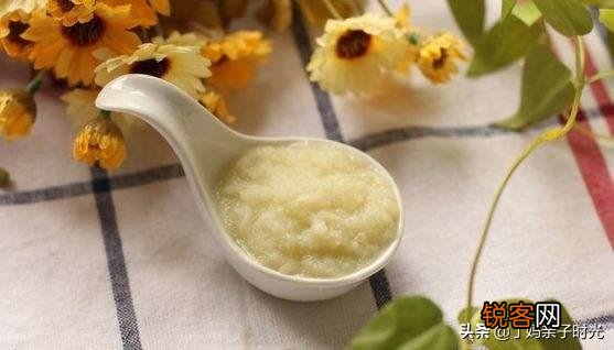 如何给六个月的宝宝做土豆泥和菜？