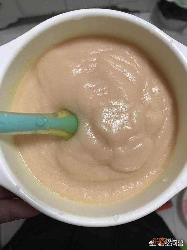 如何给六个月的宝宝做土豆泥和菜？